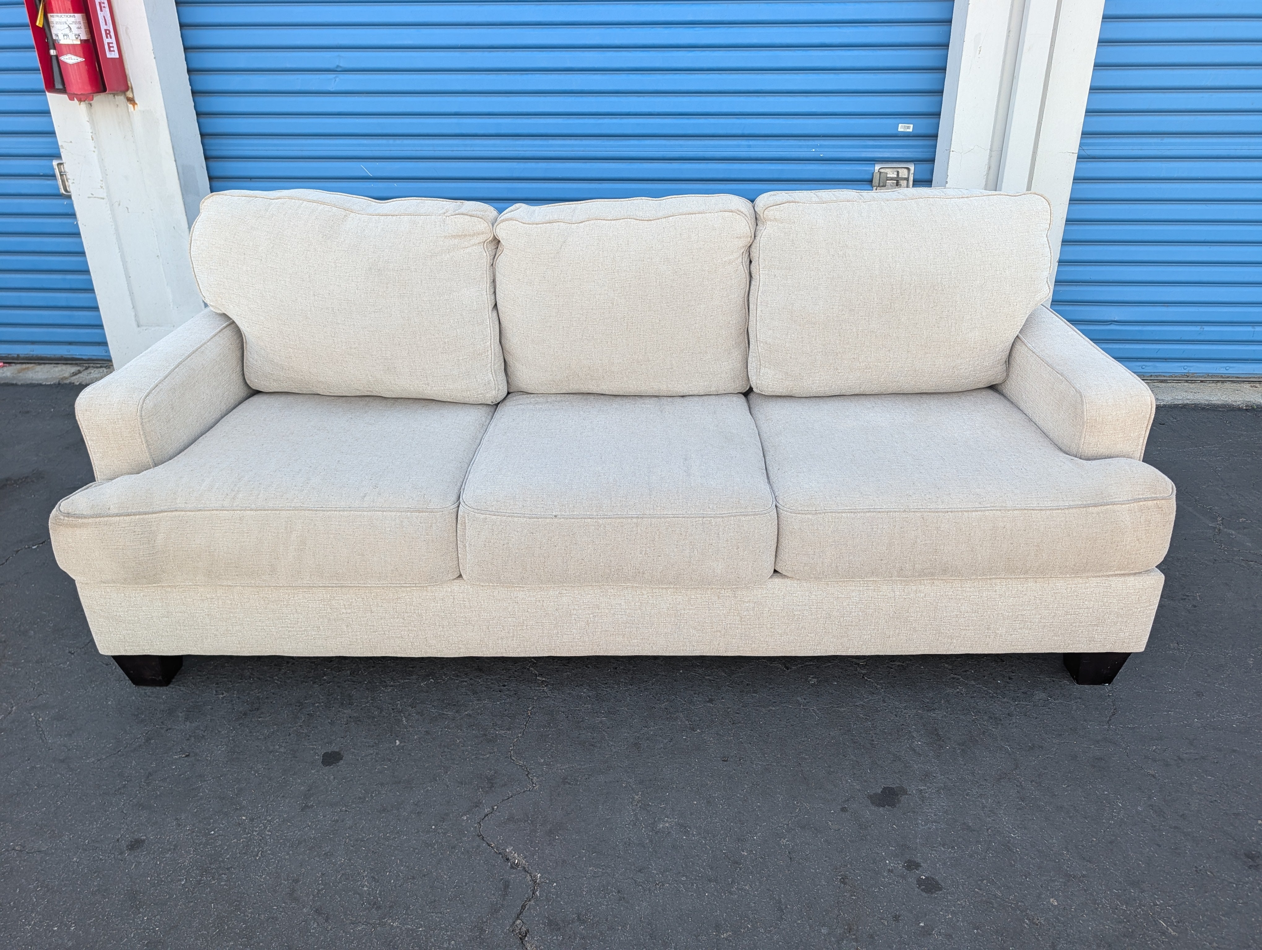 Initial acquisition photo for 09.27.26 Beige Single Sofa